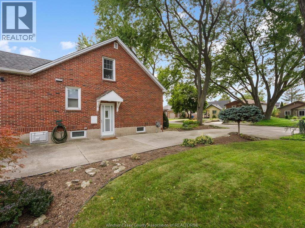 2566 Tourangeau Road, Windsor, Ontario  N8W 4N9 - Photo 3 - 26025946