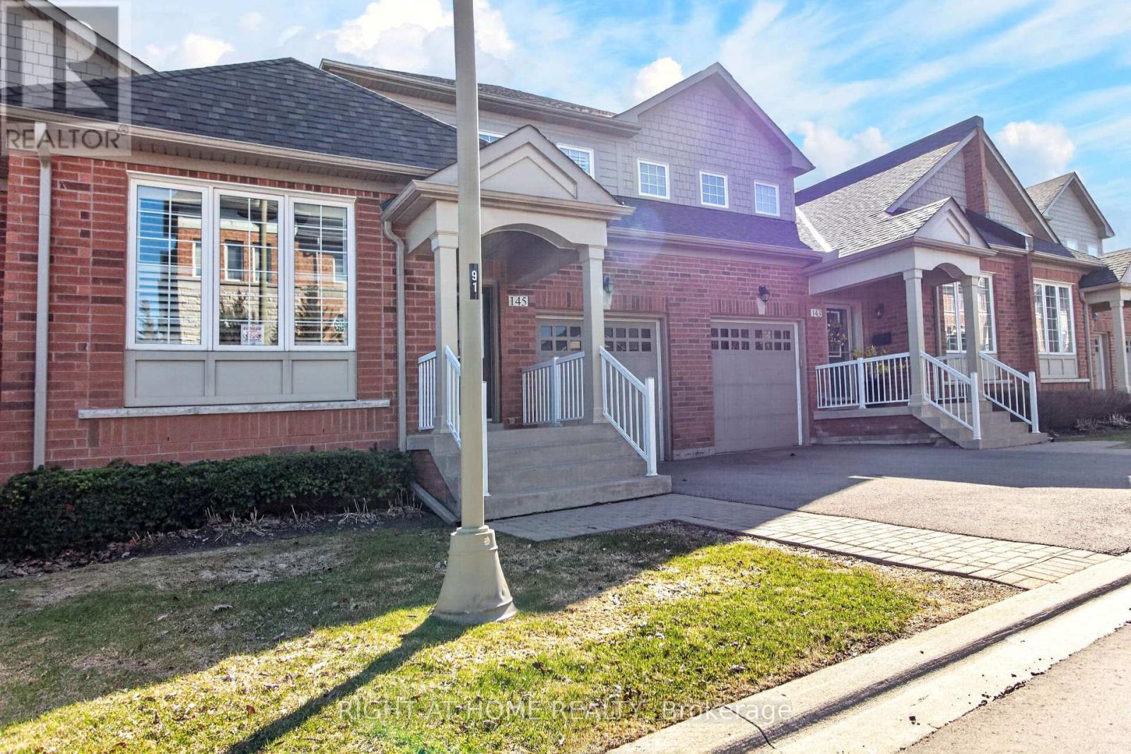 145 Louisbourg Way, Markham, Ontario  L6E 2A2 - Photo 4 - N13494294