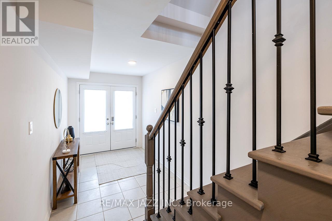 74 Ambereen Place, Clarington, Ontario  L1C 7H5 - Photo 10 - E14106004
