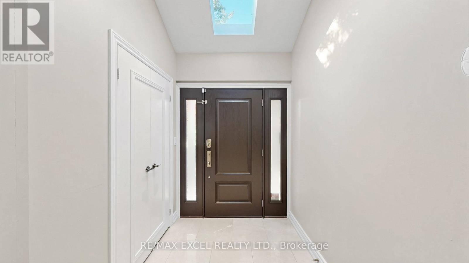15 Mellowood Drive, Toronto, Ontario  M2L 2E4 - Photo 2 - C14105706