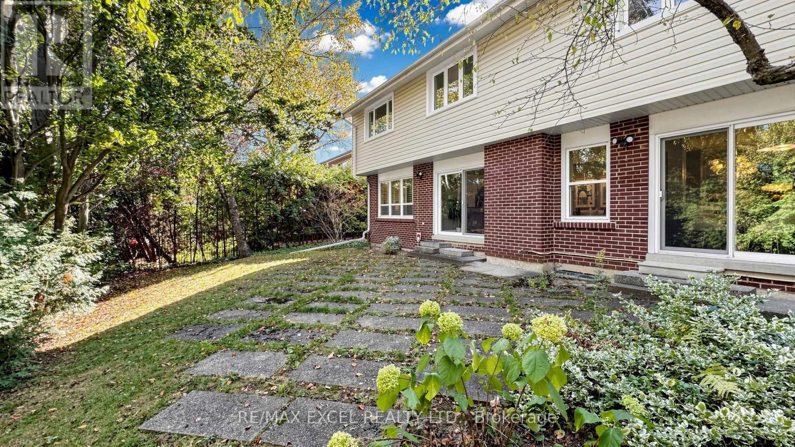 15 Mellowood Drive, Toronto, Ontario  M2L 2E4 - Photo 27 - C14105706