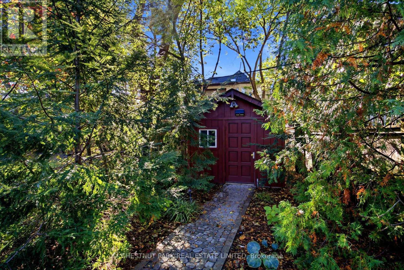 256 Old Forest Hill Road, Toronto, Ontario  M6C 2H4 - Photo 46 - C14105726