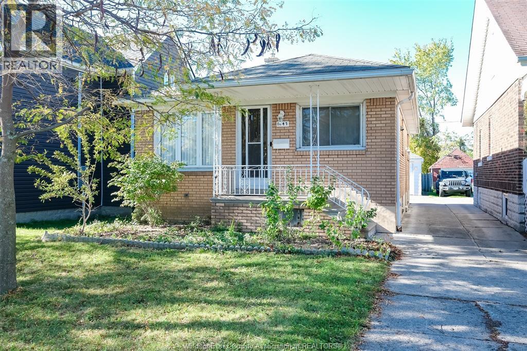 MLS# 26025973: 1647 BENJAMIN, Windsor, Canada