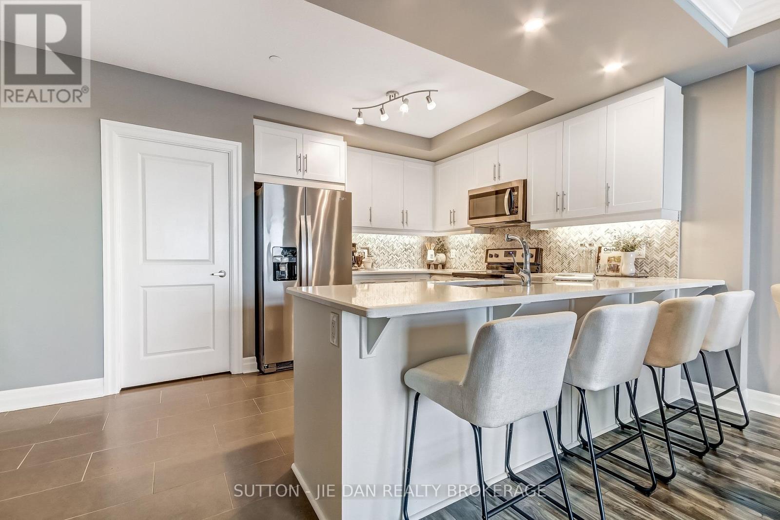 912 - 260 Villagewalk Boulevard, London North, Ontario  N6G 0W6 - Photo 8 - X14105948