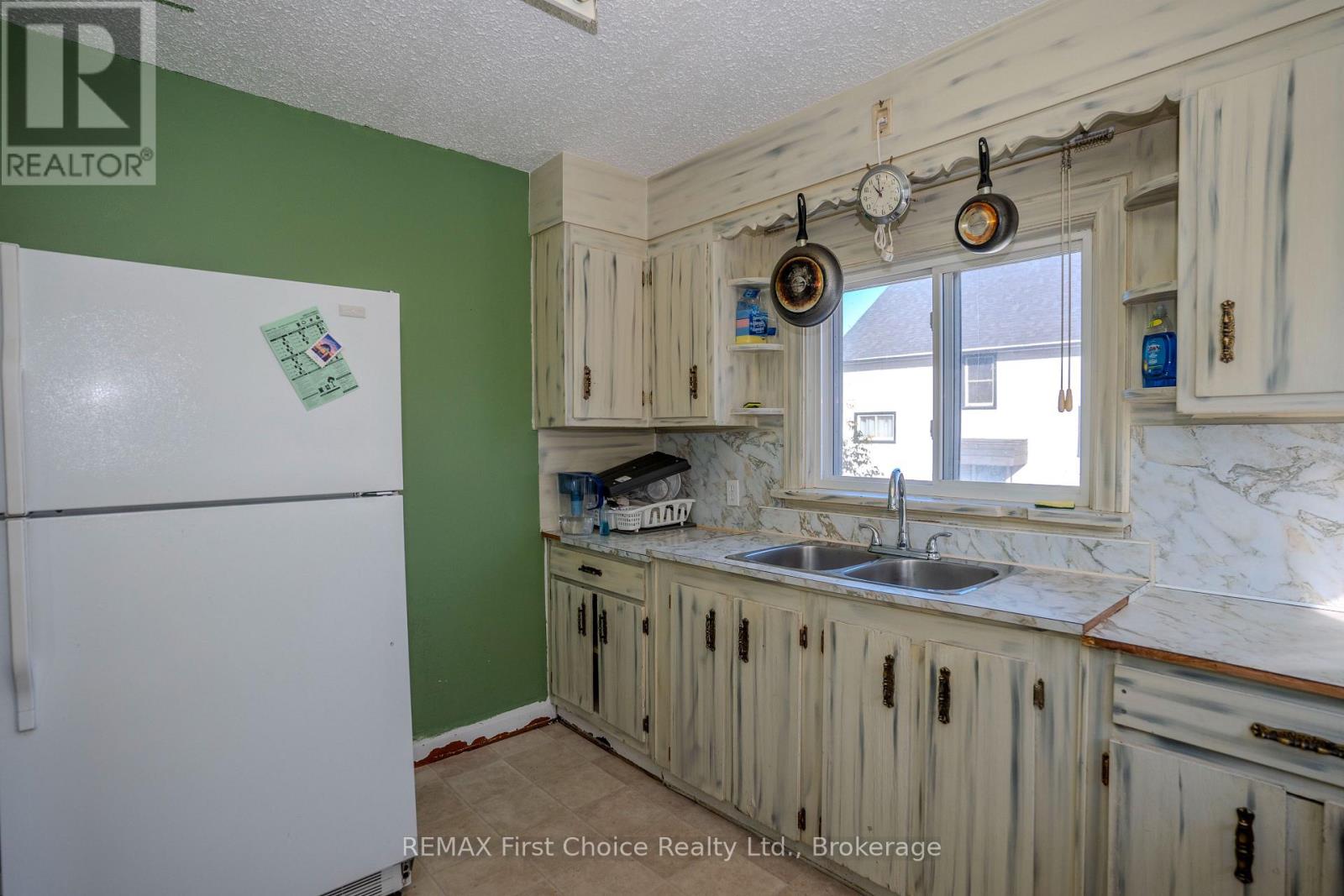 1004 Alberta Street, Thunder Bay, Ontario  P7C 3G2 - Photo 6 - X14105898