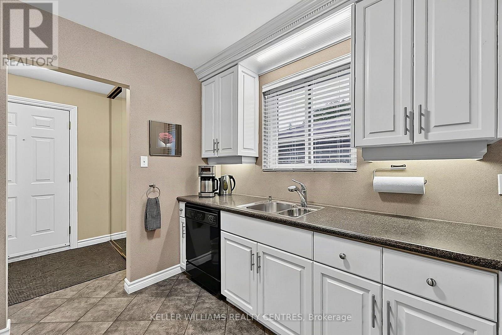 141 Lundys Lane, Newmarket (Huron Heights-Leslie Valley), Ontario  L3Y 3S2 - Photo 19 - N14105710