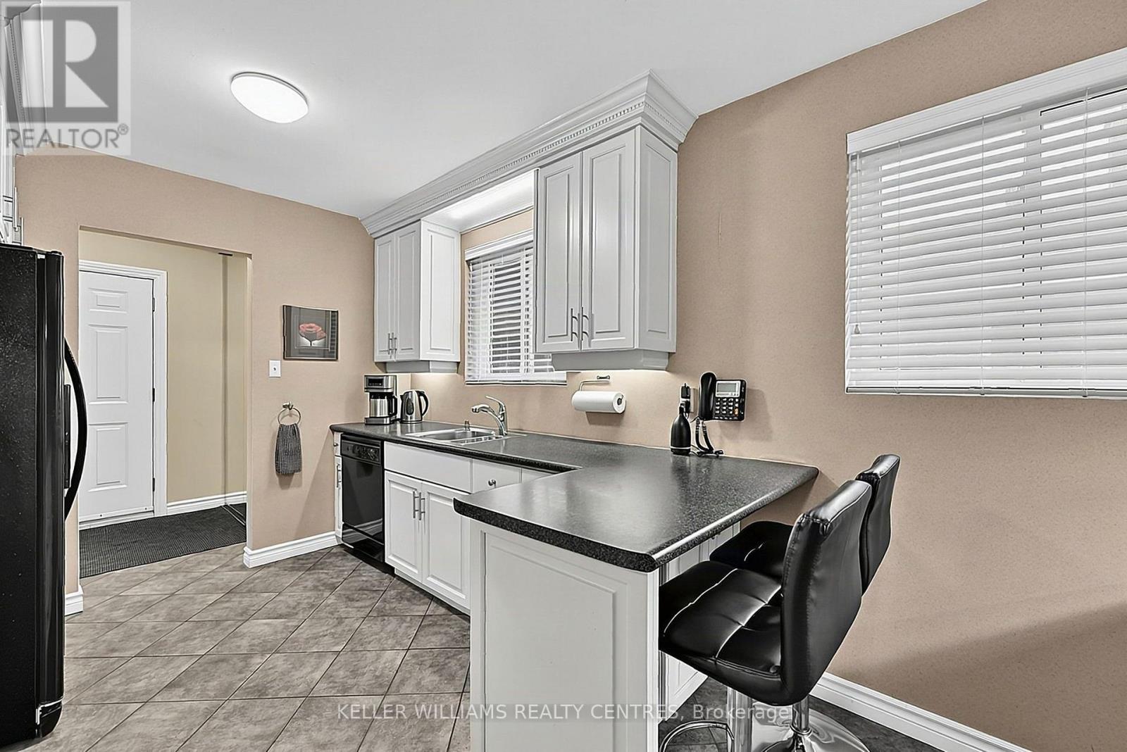 141 Lundys Lane, Newmarket (Huron Heights-Leslie Valley), Ontario  L3Y 3S2 - Photo 24 - N14105710