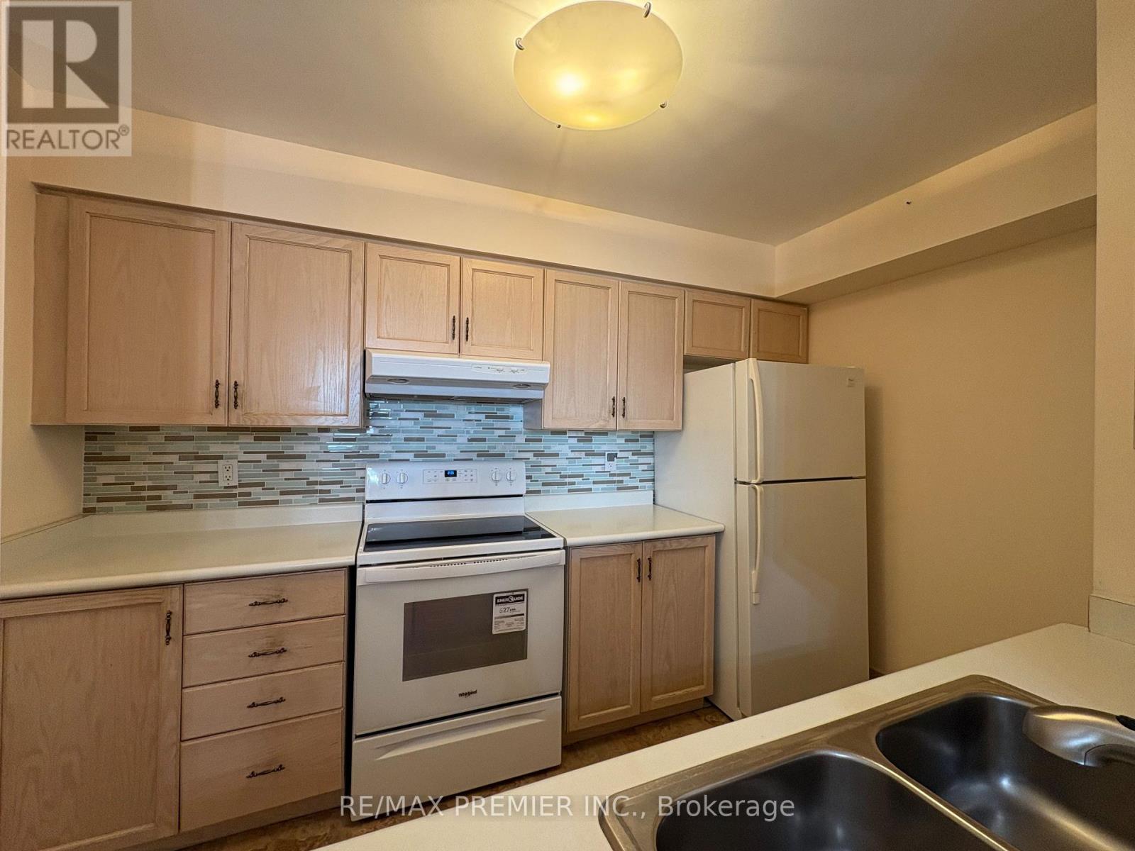 612 - 29 Northern Heights Drive, Richmond Hill, Ontario  L4B 4M4 - Photo 4 - N14105800