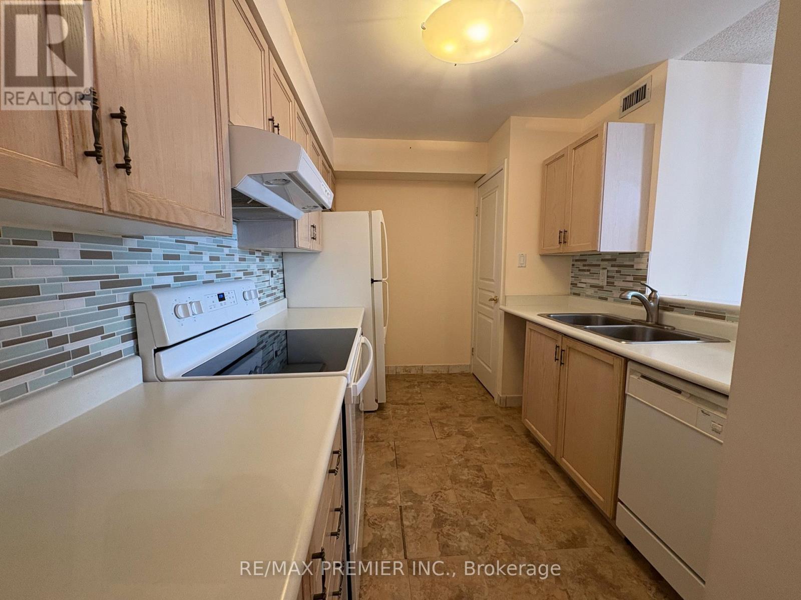 612 - 29 Northern Heights Drive, Richmond Hill, Ontario  L4B 4M4 - Photo 5 - N14105800