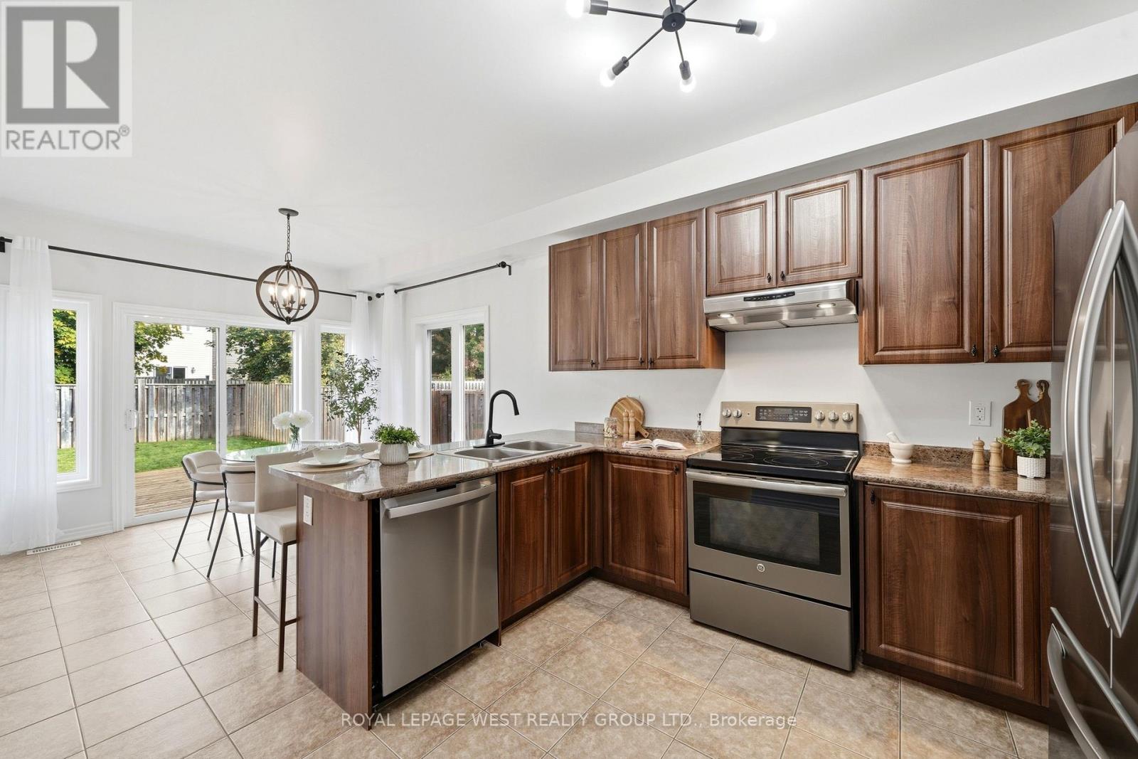309 Greenwood Drive, Essa (Angus), Ontario  L0M 1B4 - Photo 5 - N14105866