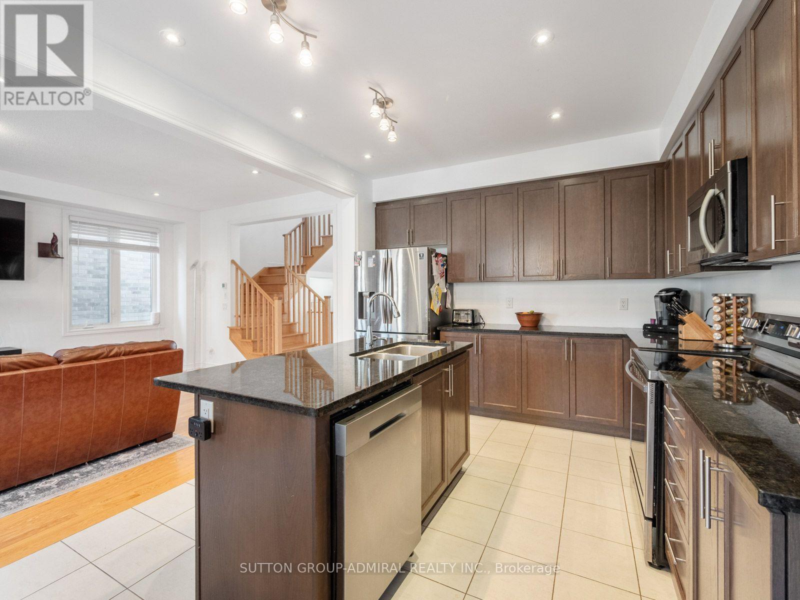 377 Busato Drive, Whitchurch-Stouffville, Ontario  L4A 4V1 - Photo 14 - N14105922