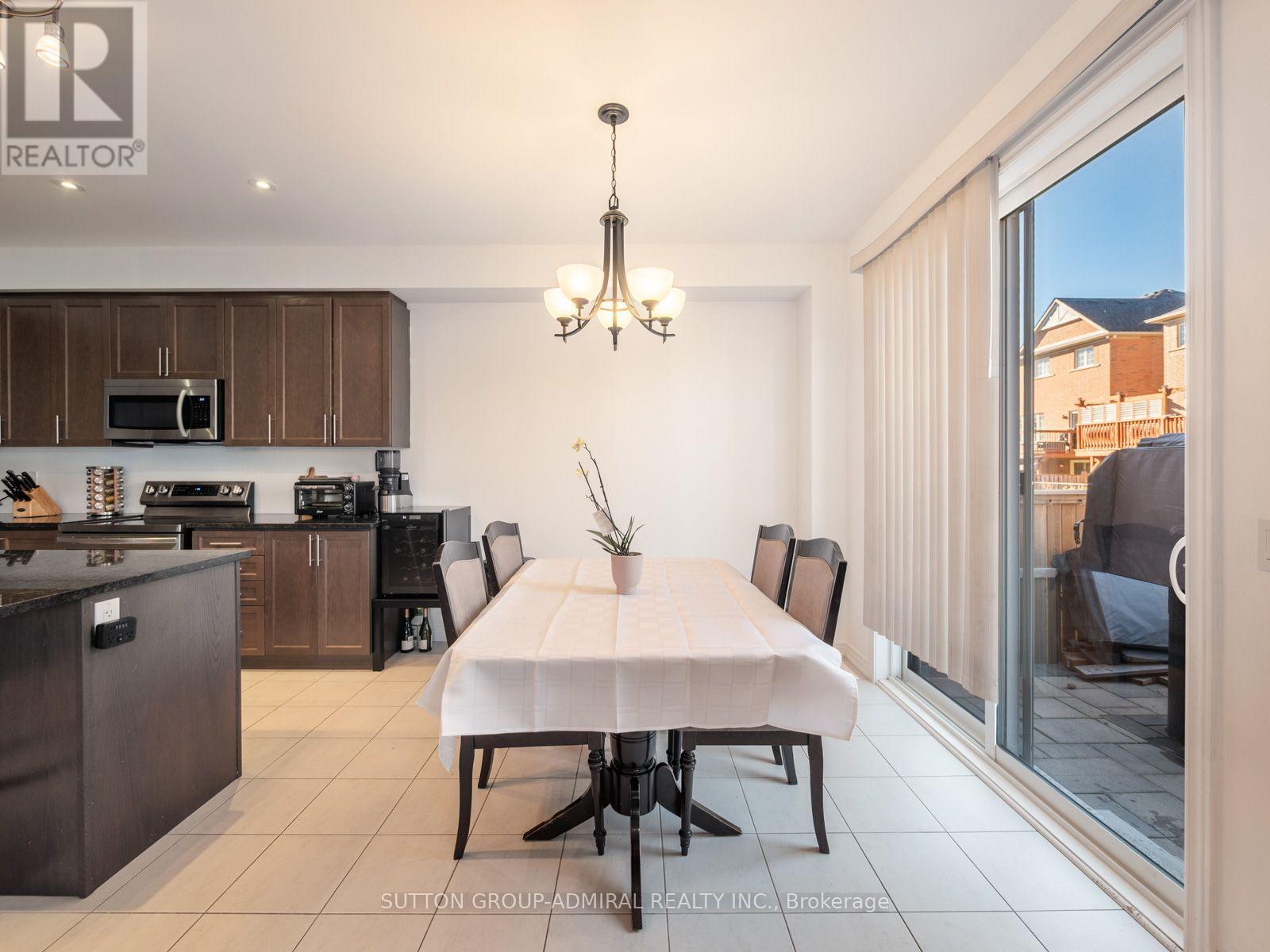 377 Busato Drive, Whitchurch-Stouffville, Ontario  L4A 4V1 - Photo 17 - N14105922