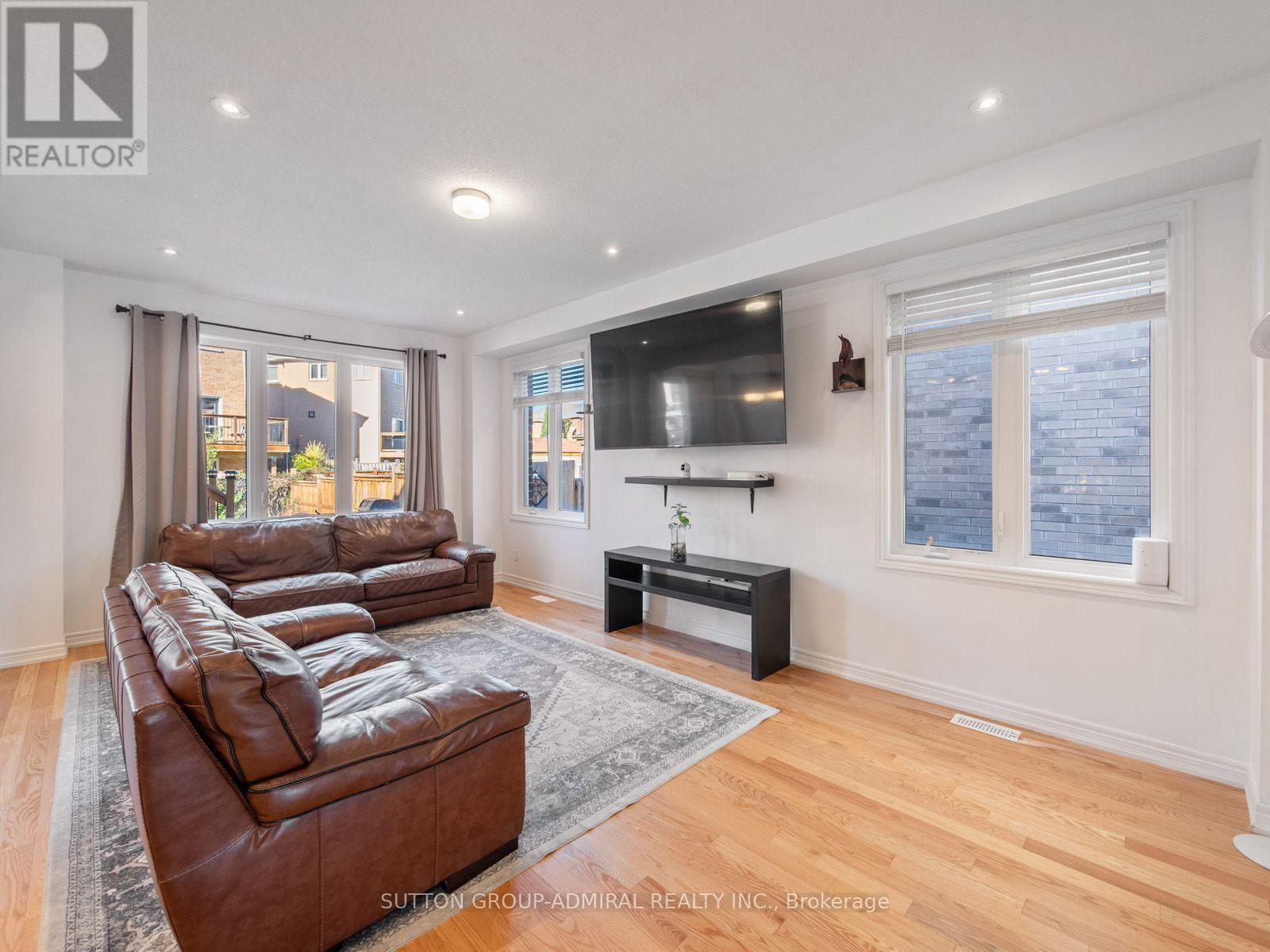 377 Busato Drive, Whitchurch-Stouffville, Ontario  L4A 4V1 - Photo 7 - N14105922
