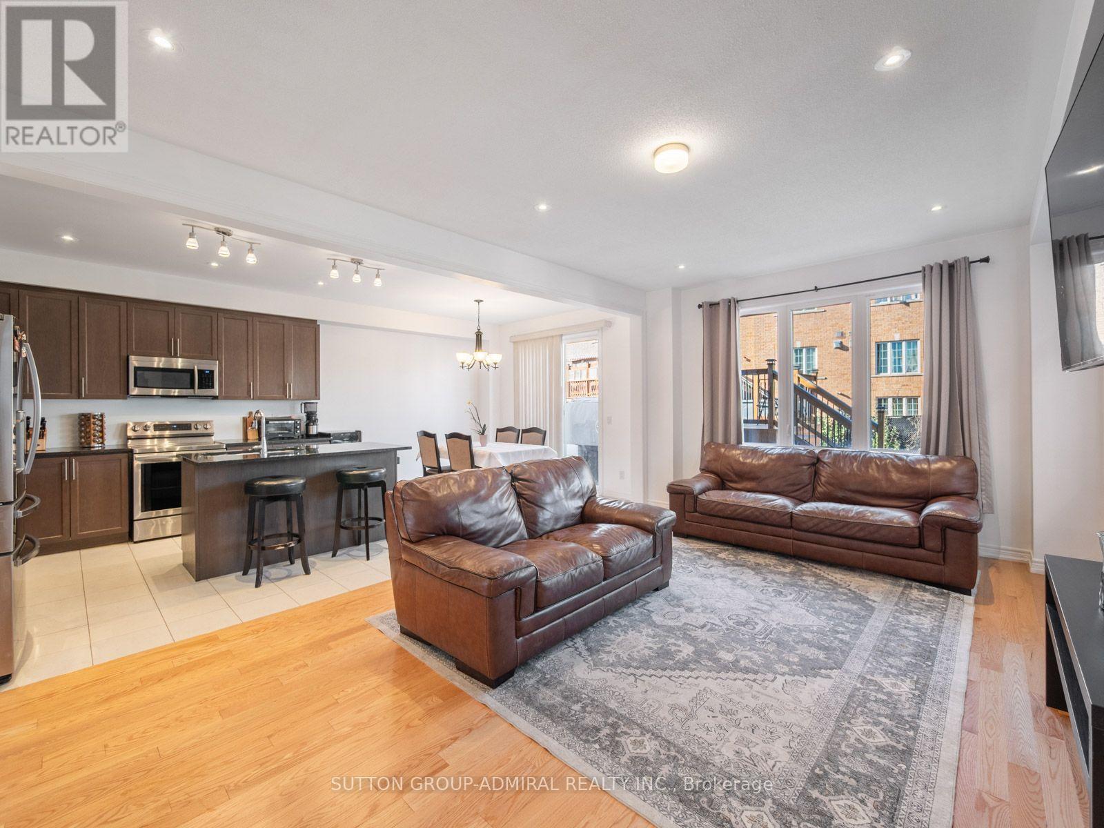 377 Busato Drive, Whitchurch-Stouffville, Ontario  L4A 4V1 - Photo 8 - N14105922