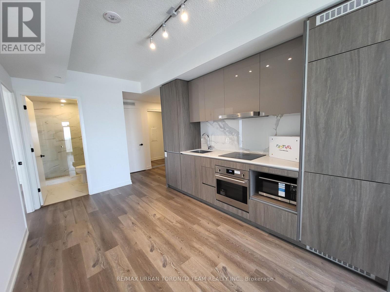 3312 - 28 Interchange Way, Vaughan, Ontario  L4K 0P8 - Photo 4 - N14105936
