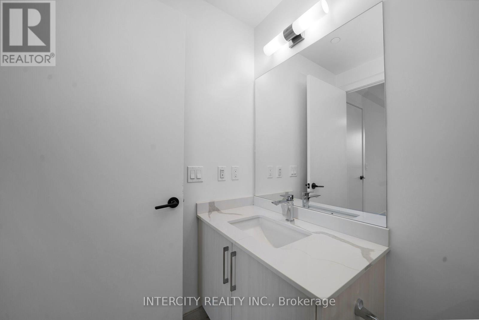323 - 2075 King Road, King (King City), Ontario  L7B 0R6 - Photo 15 - N14105966