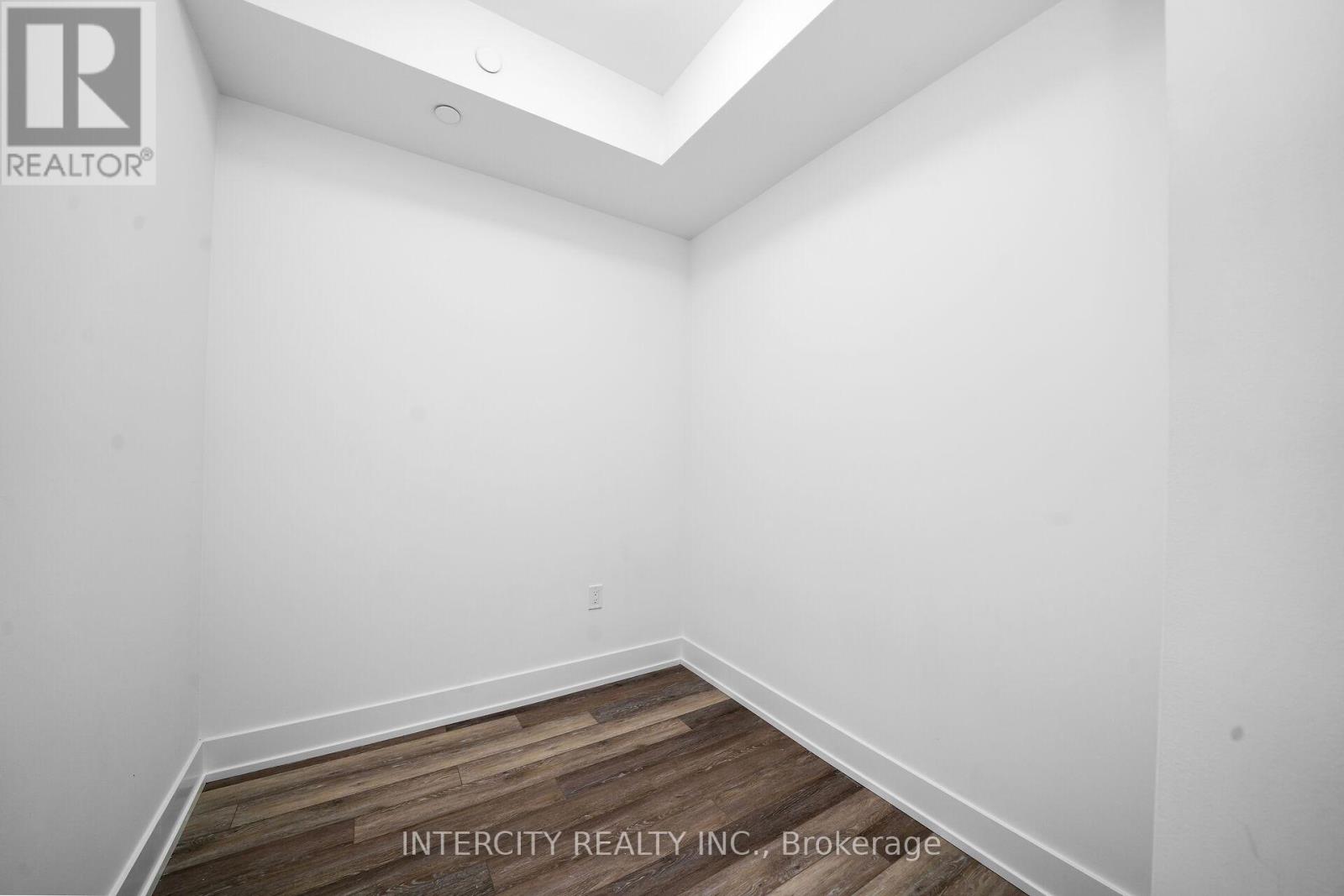 433 - 2075 King Road, King, Ontario  L7B 0R6 - Photo 19 - N14106020