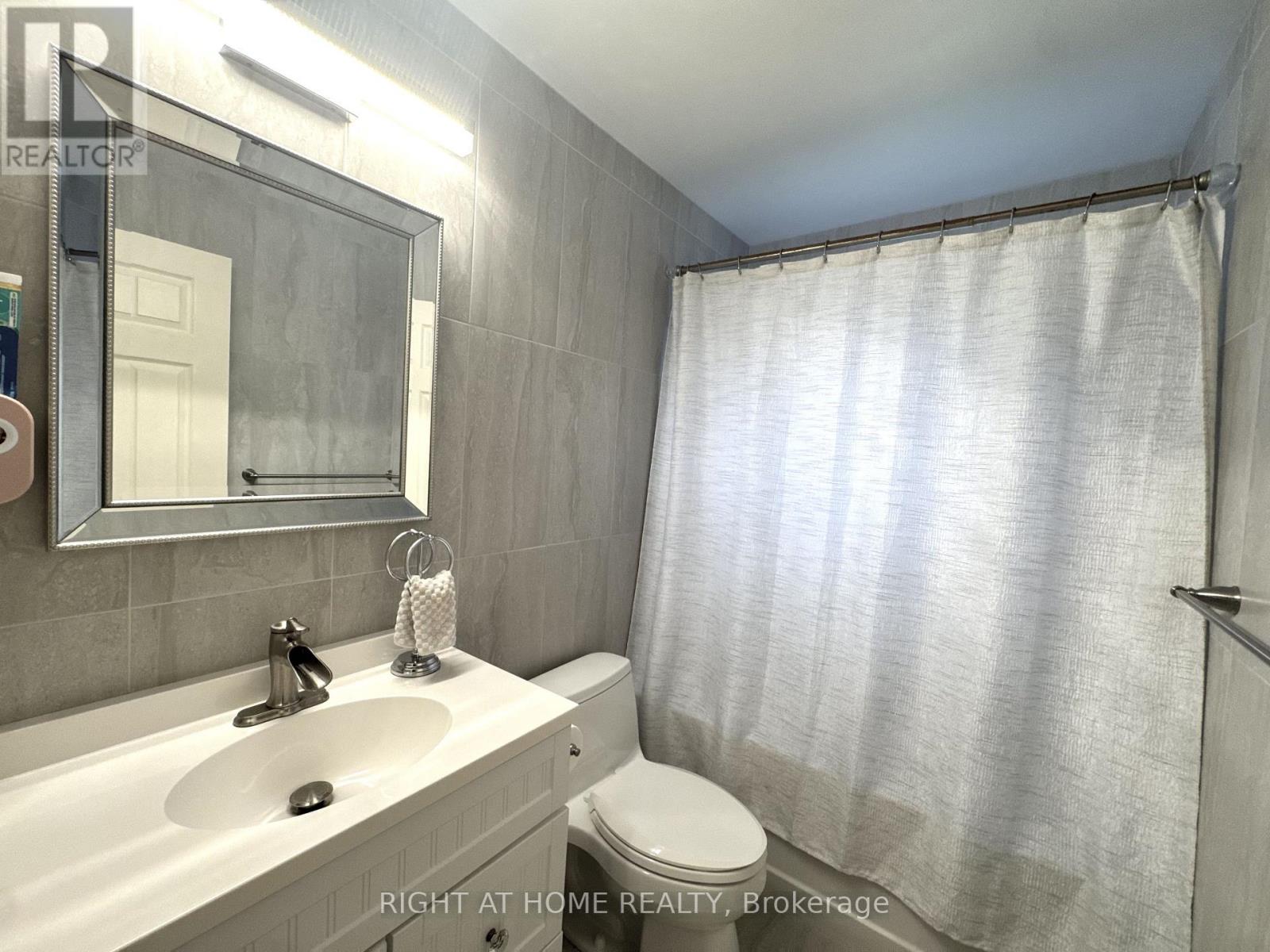 208 Burton Grove, King, Ontario  L7B 1C7 - Photo 17 - N14106054