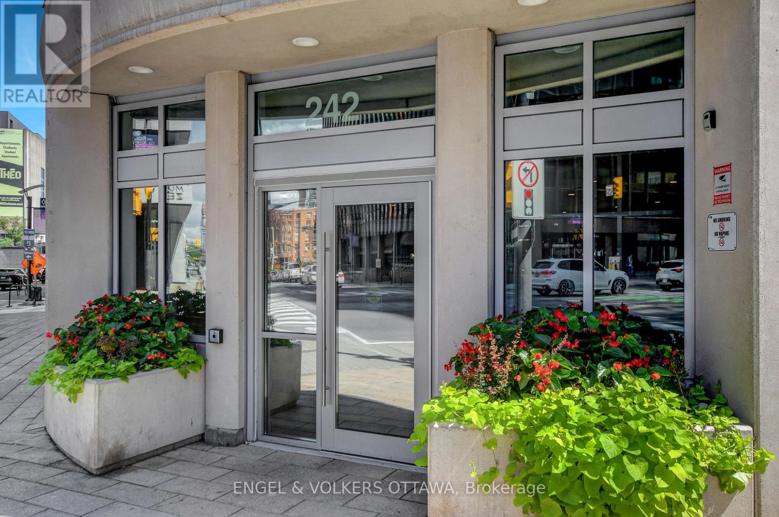 1305 - 242 Rideau Street, Ottawa, Ontario  K1N 0B7 - Photo 3 - X14105988