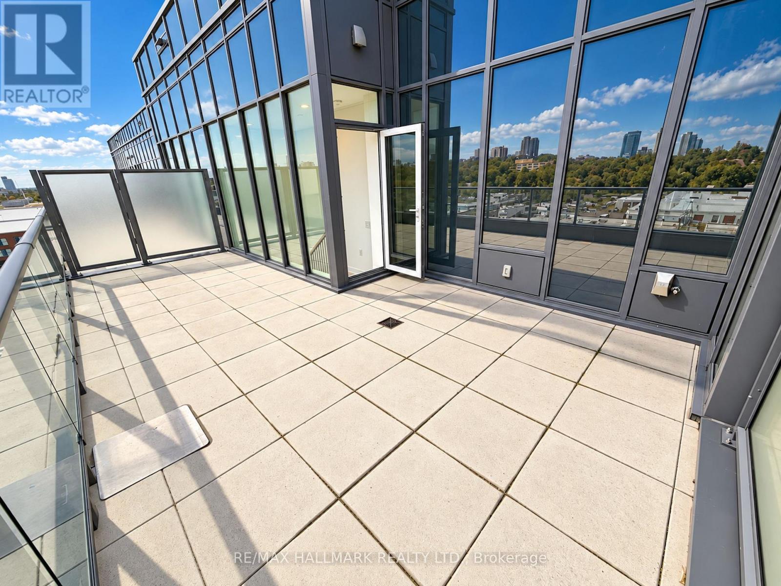 Ph06 - 500 Dupont Street, Toronto, Ontario M6G 0B8 - Photo 4 - C14105872