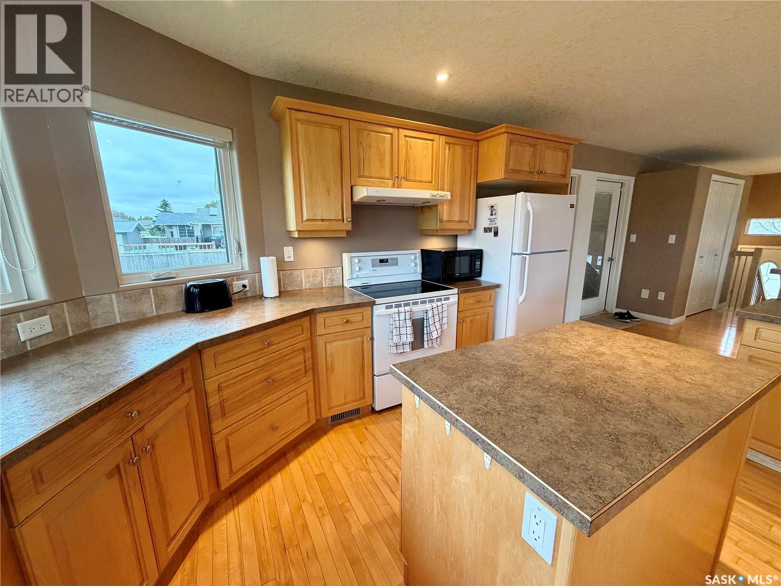 1111 Robin Avenue, Rocanville, Saskatchewan  S0A 3L0 - Photo 5 - SK051700