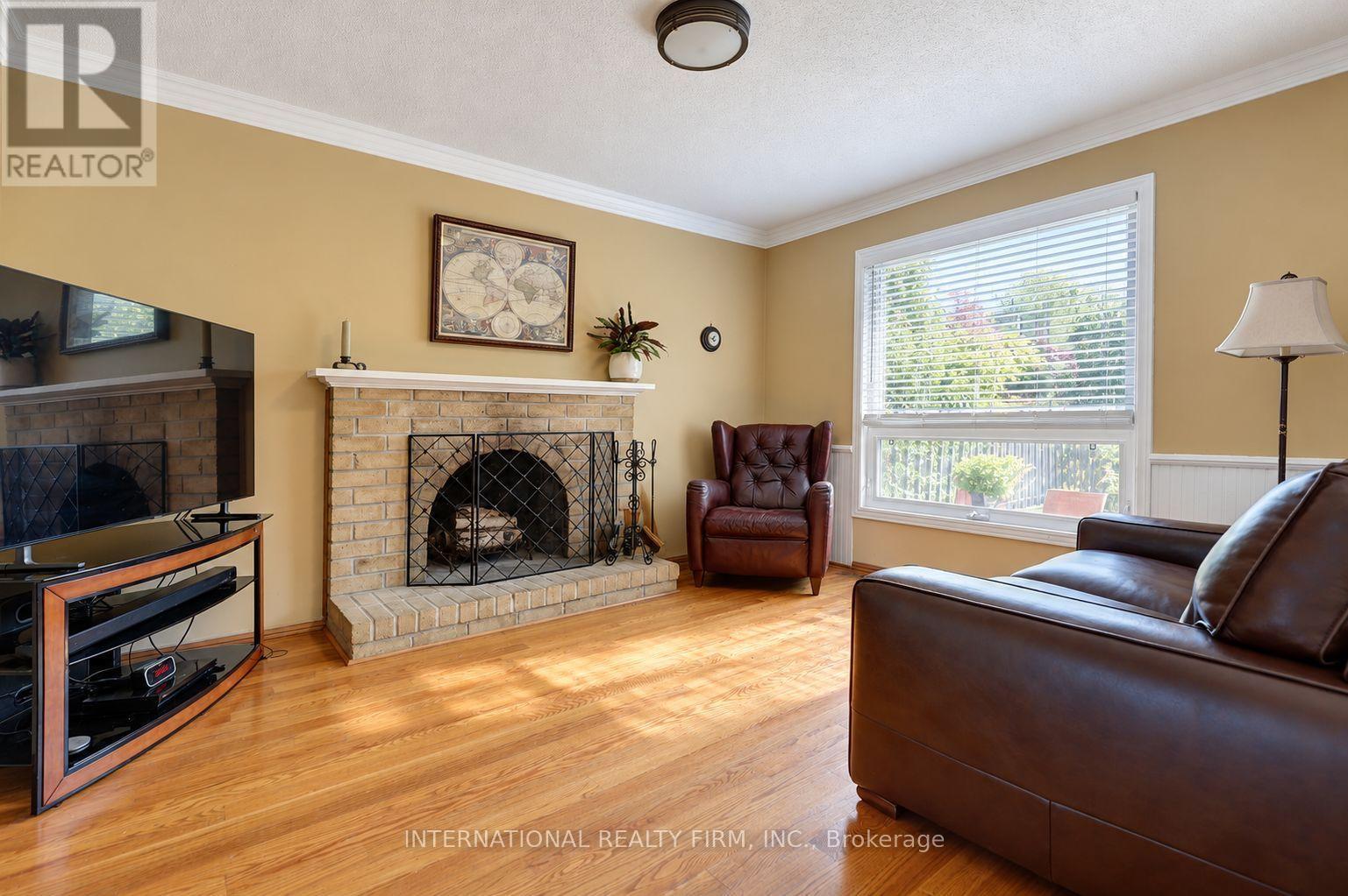 297 Kingsbridge Garden, Mississauga, Ontario  L5R 1L2 - Photo 12 - W14105806