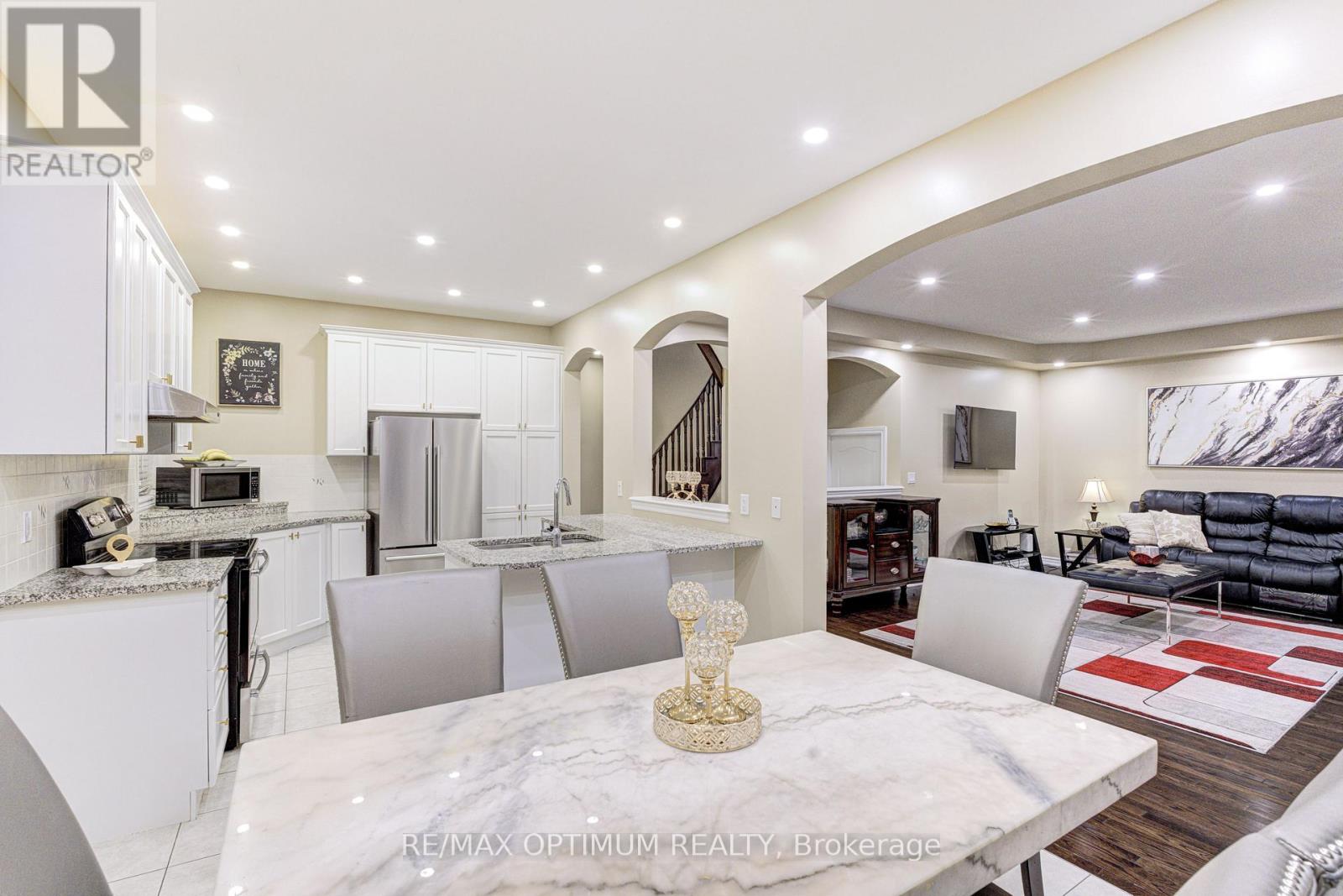 17 Elmcrest Drive, Brampton (Credit Valley), Ontario  L6Y 5T7 - Photo 16 - W14105878
