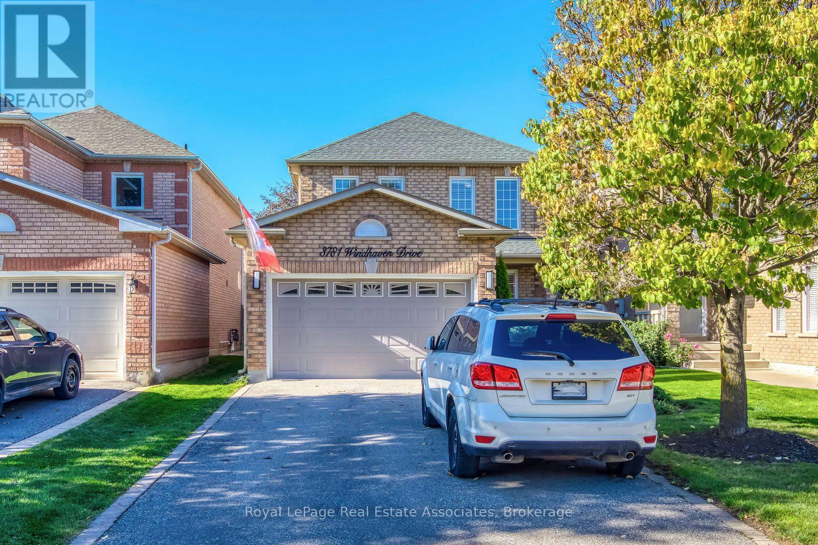 3781 Windhaven Drive, Mississauga, Ontario  L5N 7V6 - Photo 3 - W14105884