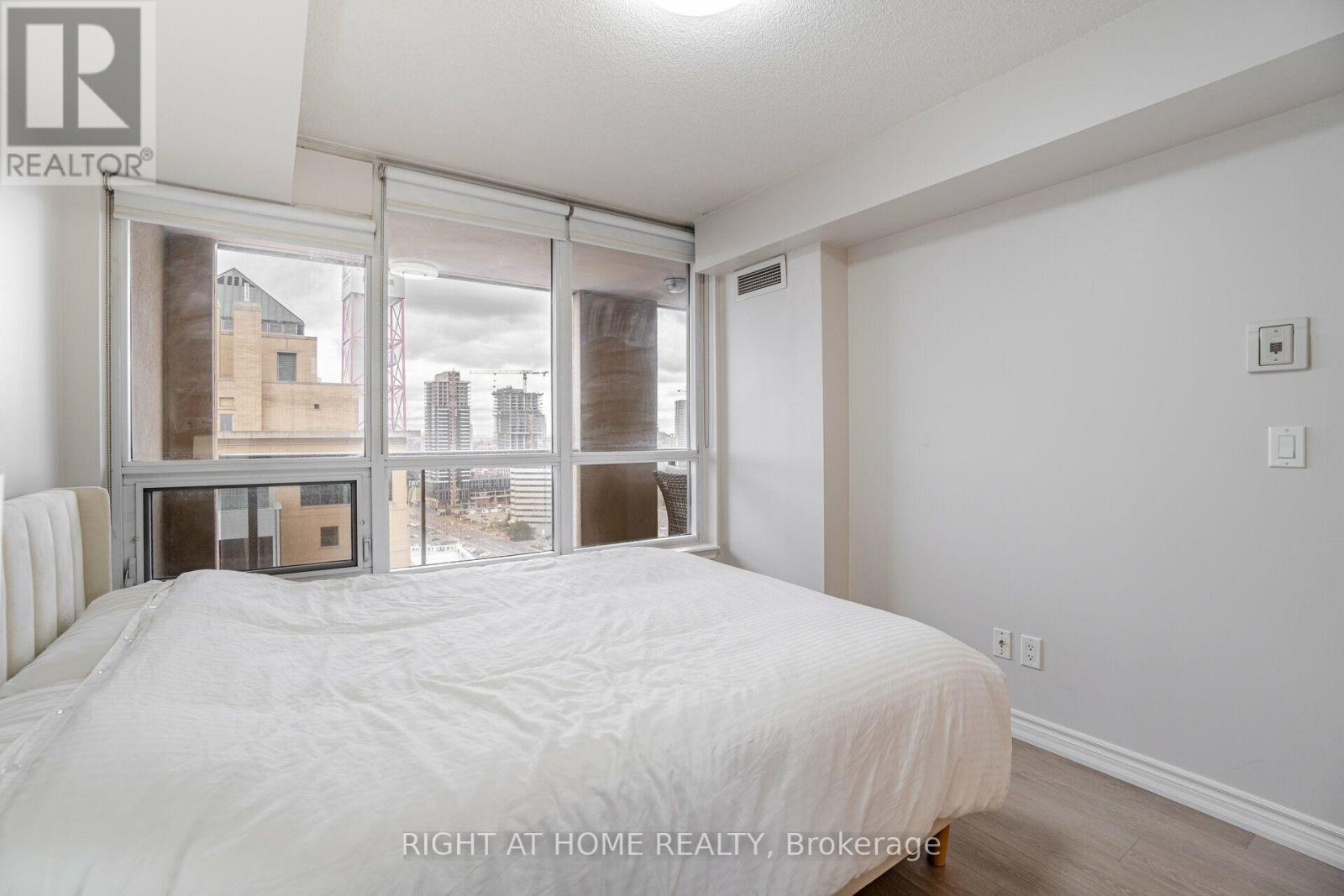 2109 - 4090 Living Arts Drive, Mississauga (City Centre), Ontario  L5B 4M8 - Photo 18 - W14105972