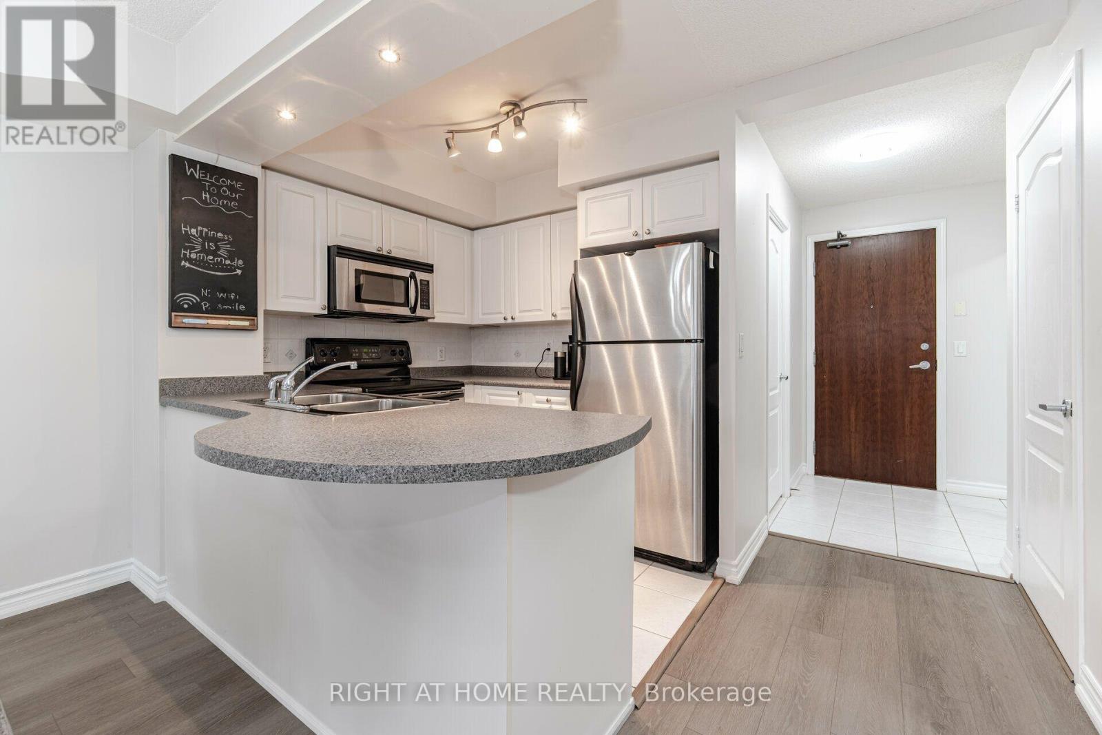 2109 - 4090 Living Arts Drive, Mississauga (City Centre), Ontario  L5B 4M8 - Photo 3 - W14105972