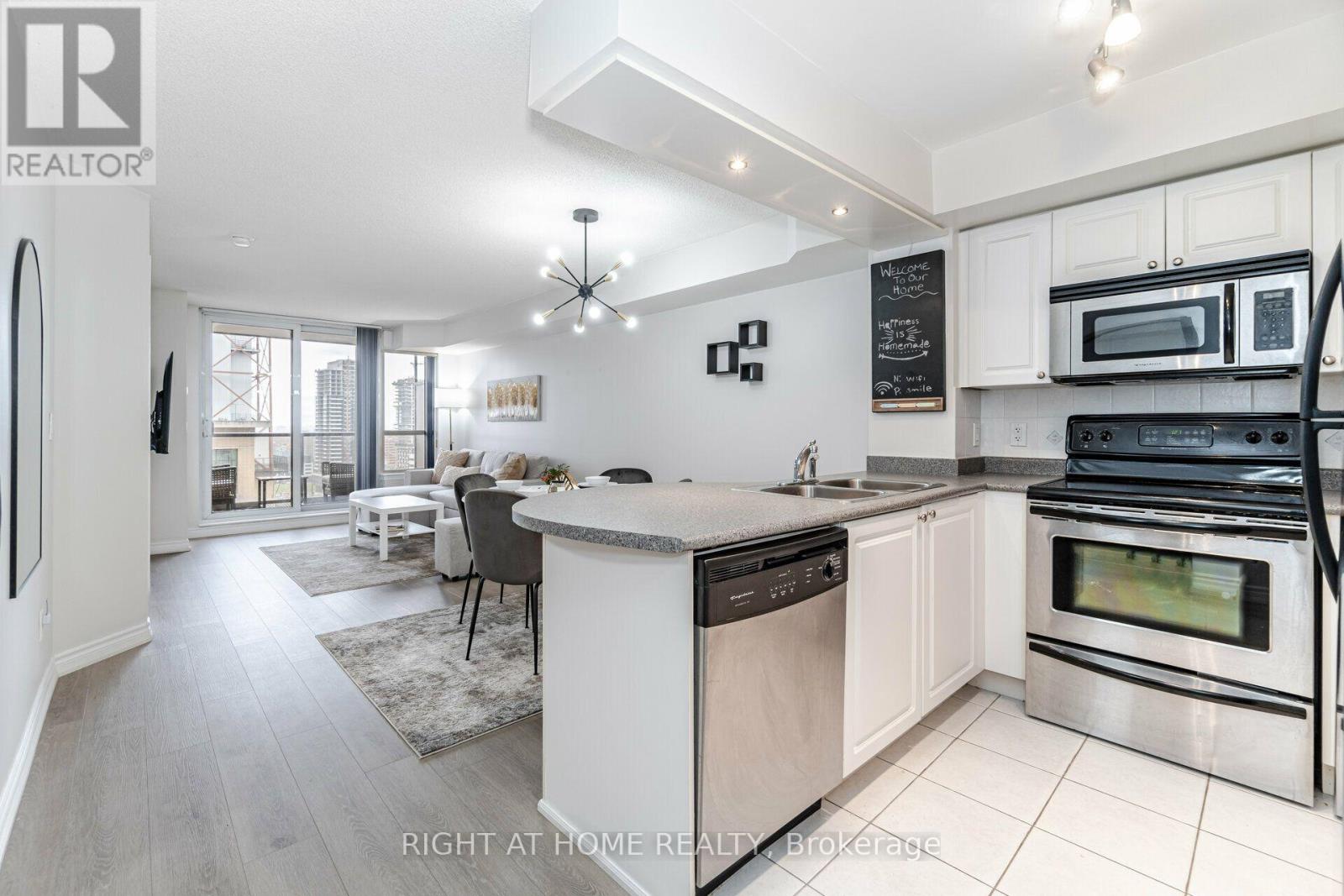 2109 - 4090 Living Arts Drive, Mississauga (City Centre), Ontario  L5B 4M8 - Photo 4 - W14105972