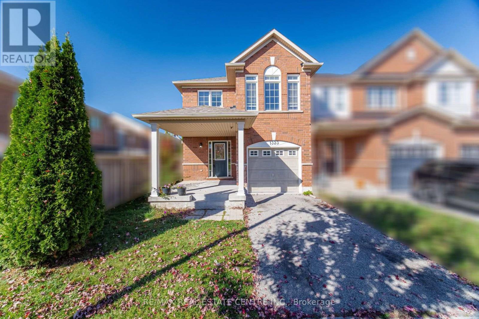 1323 Menefy Place, Milton, Ontario  L9T 7E2 - Photo 2 - W14106008