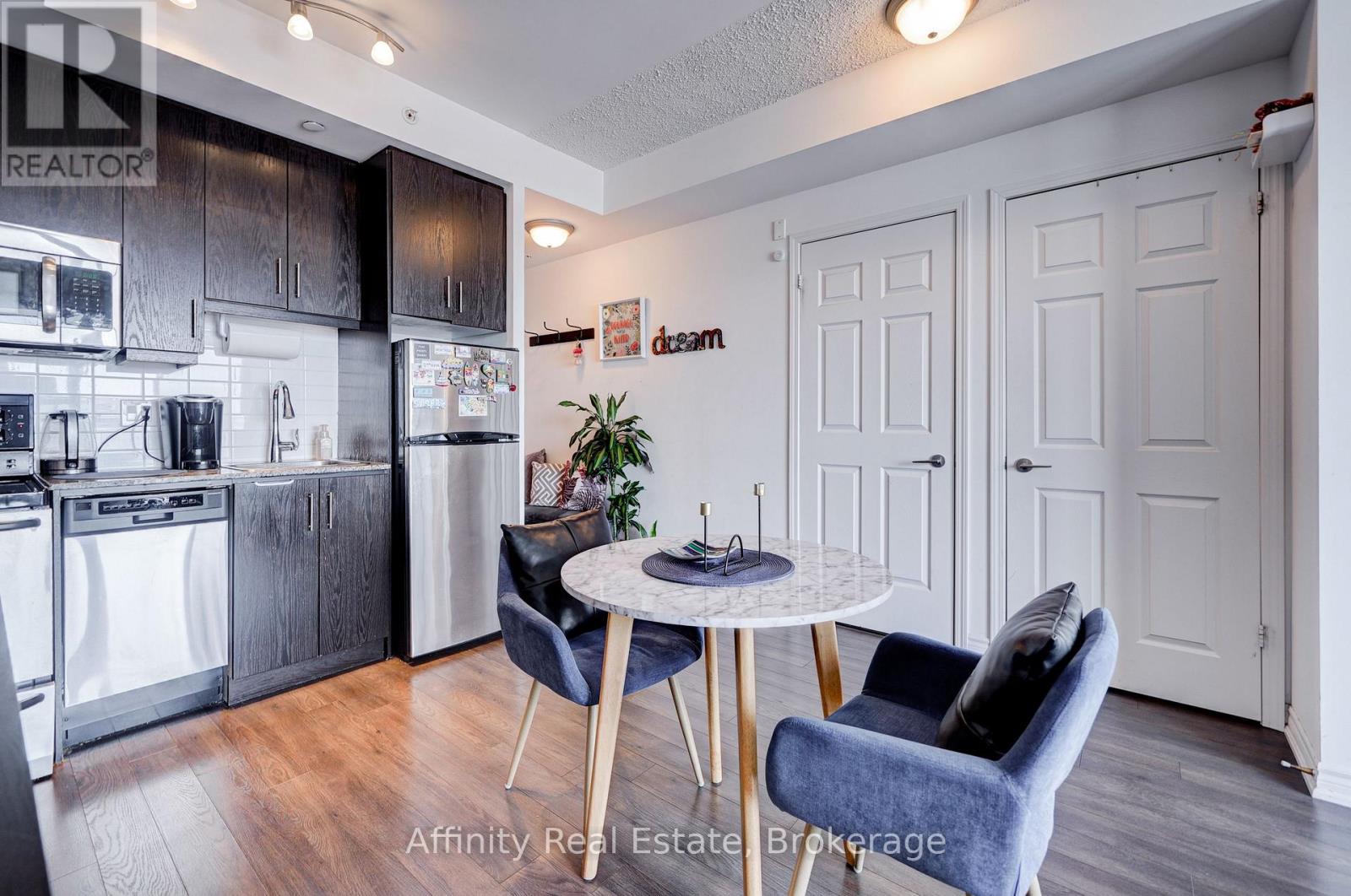 712 - 15 James Finlay Way, Toronto (Downsview-Roding-Cfb), Ontario  M3M 0B3 - Photo 6 - W14106016