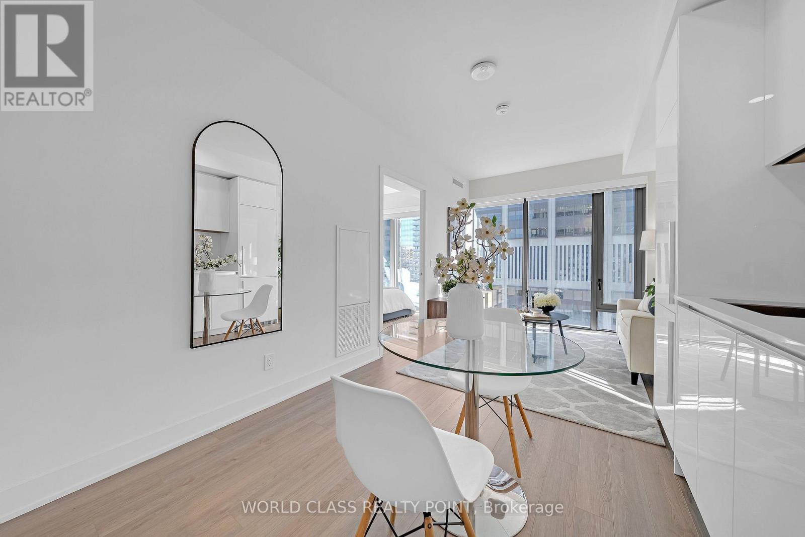 2404 - 8 Cumberland Street, Toronto, Ontario  M4W 0B6 - Photo 9 - C14105286