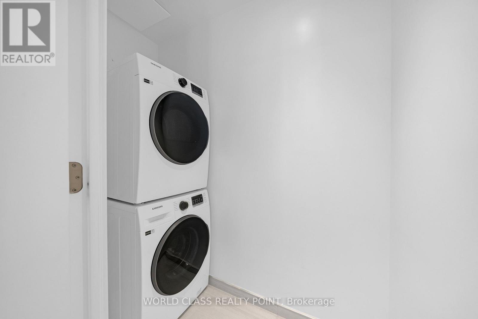 2404 - 8 Cumberland Street, Toronto, Ontario  M4W 0B6 - Photo 17 - C14105286