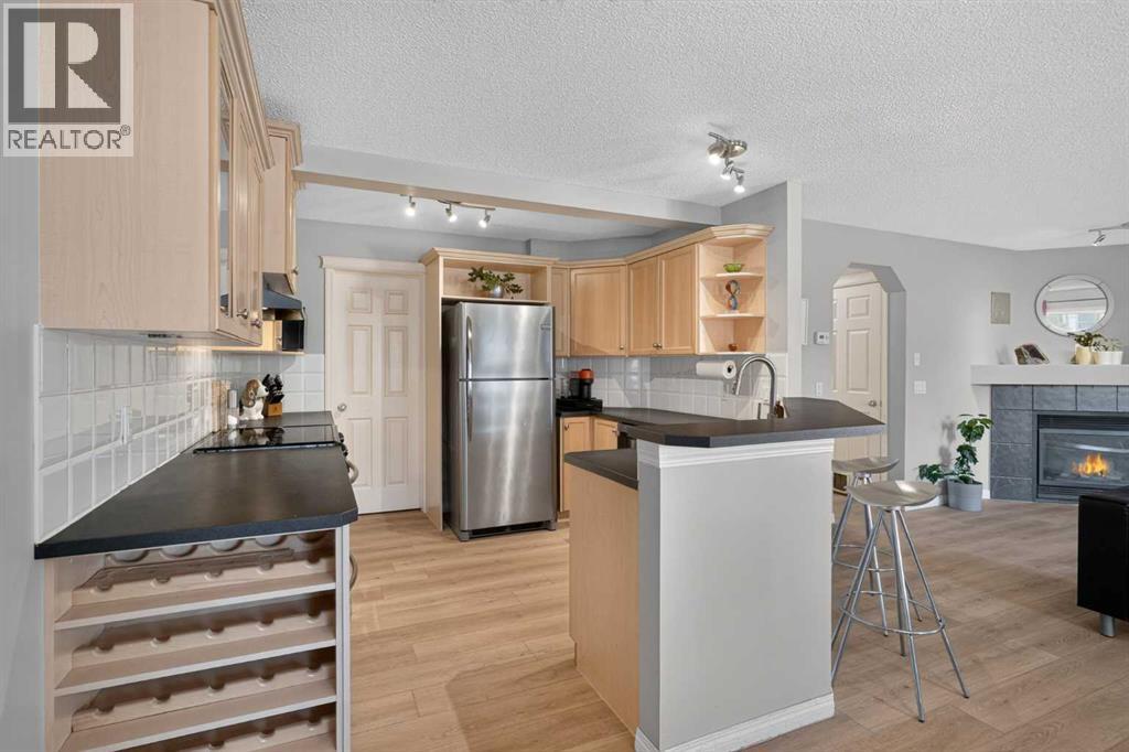 20 Chapman Court SE, Calgary, Alberta  T2X 3S6 - Photo 4 - A2352750