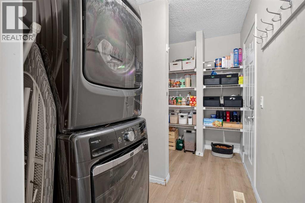 20 Chapman Court SE, Calgary, Alberta  T2X 3S6 - Photo 8 - A2352750