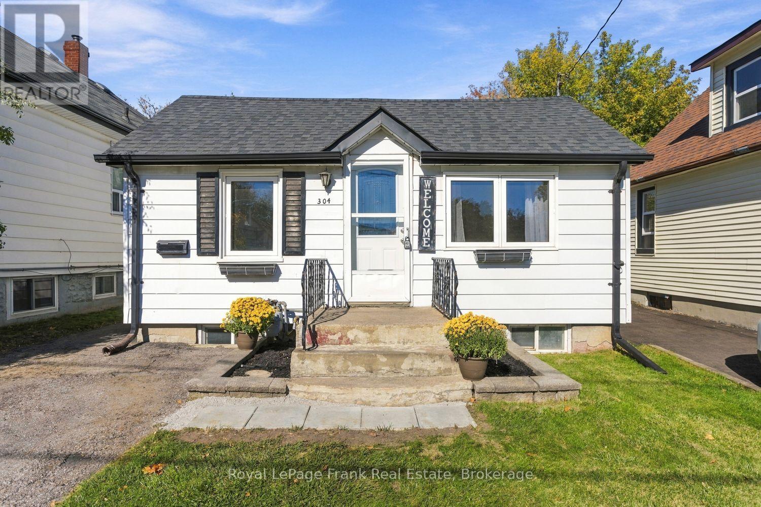 304 PINE AVENUE, Oshawa, Ontario