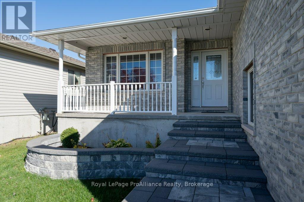 35 Forest Valley Drive, Quinte West, Ontario  K0K 2C0 - Photo 2 - X14106202