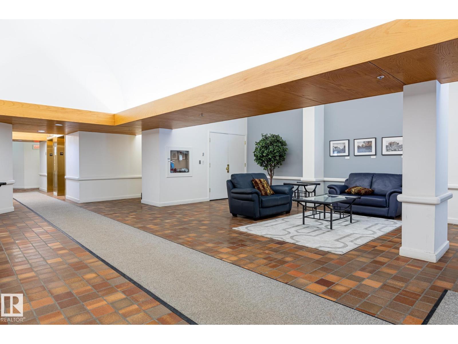 #9A 10050 118 ST NW NW
