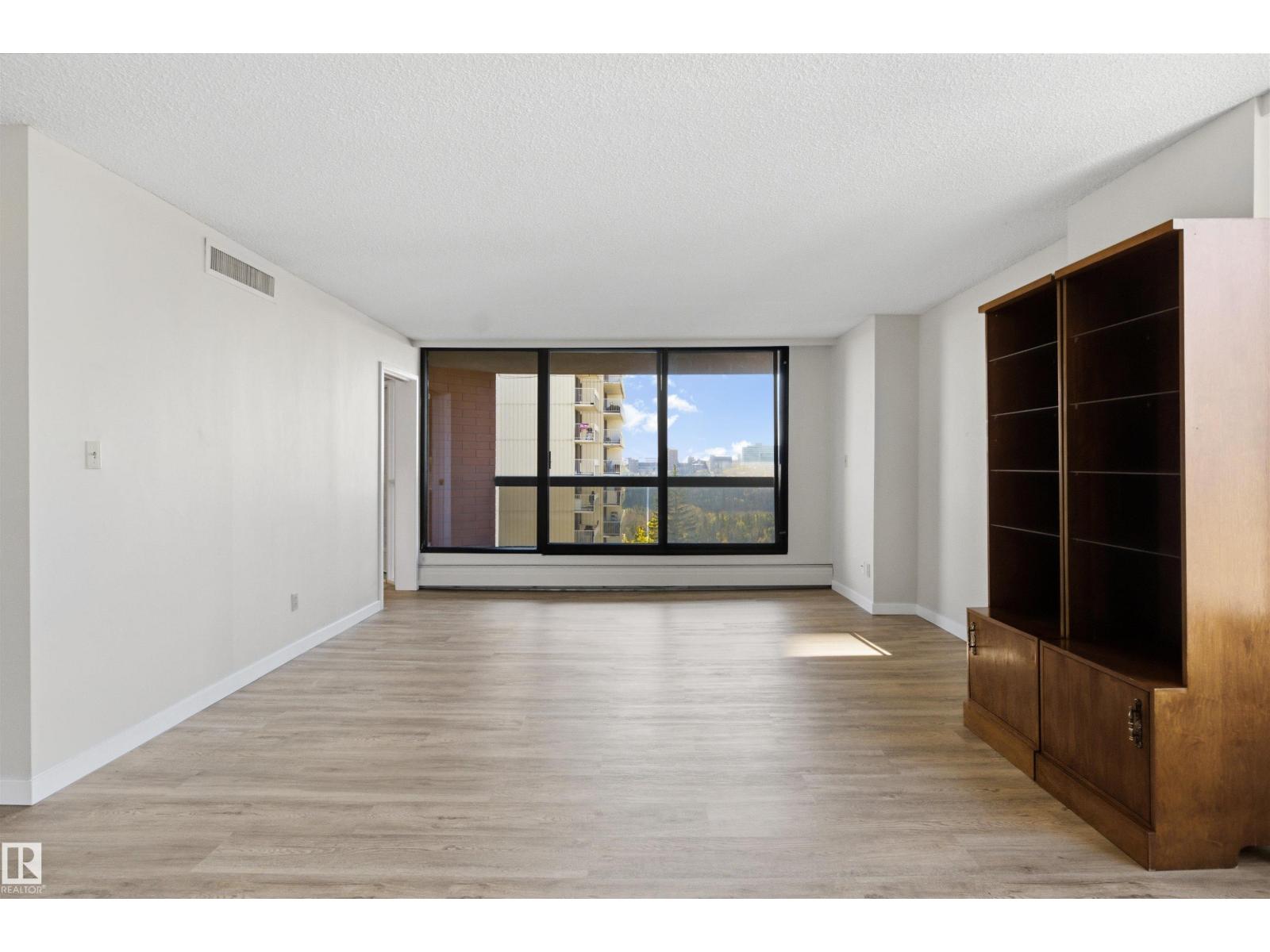 #9A 10050 118 ST NW NW