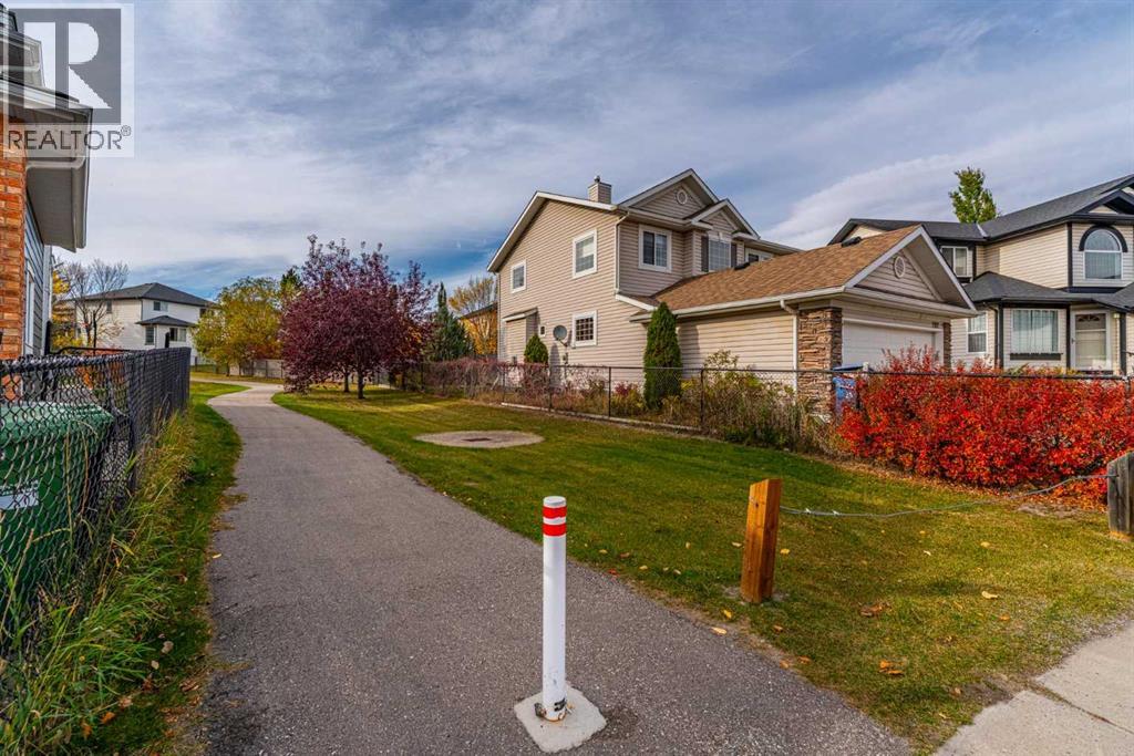202 Panorama Hills Close NW, Calgary, Alberta  T2K 5J3 - Photo 33 - A2351427