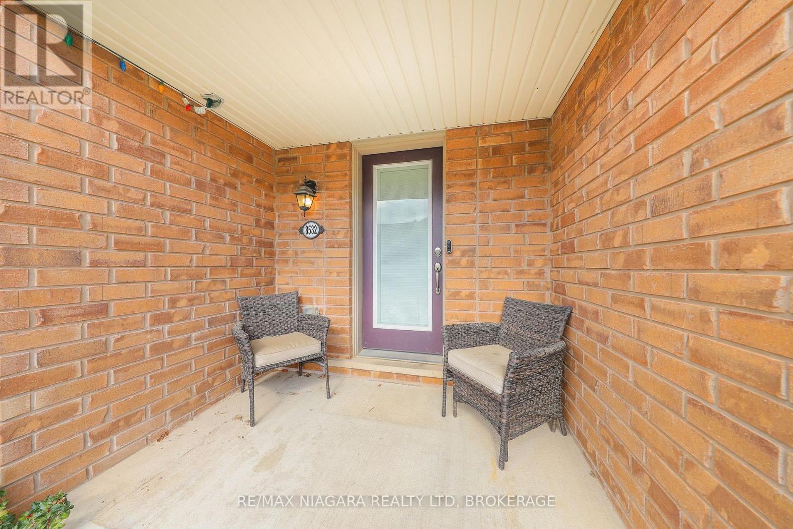 8532 Nightshade Street, Niagara Falls, Ontario  L2H 2Y6 - Photo 2 - X14106116