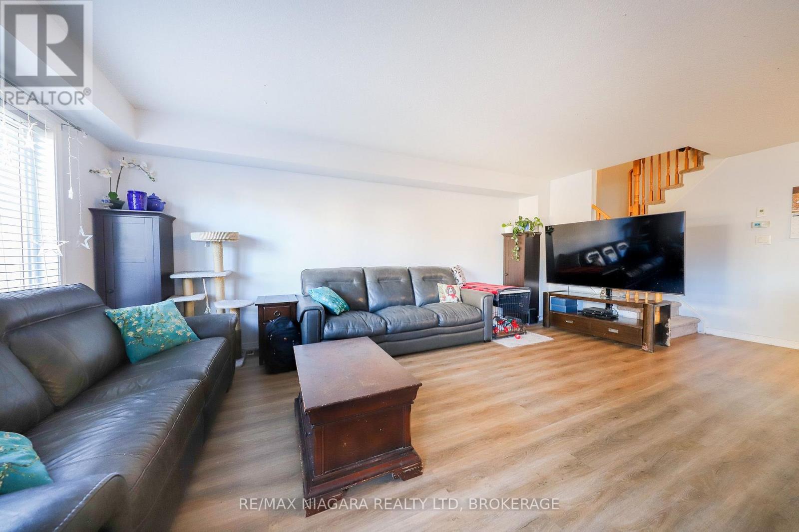 8532 Nightshade Street, Niagara Falls, Ontario  L2H 2Y6 - Photo 3 - X14106116