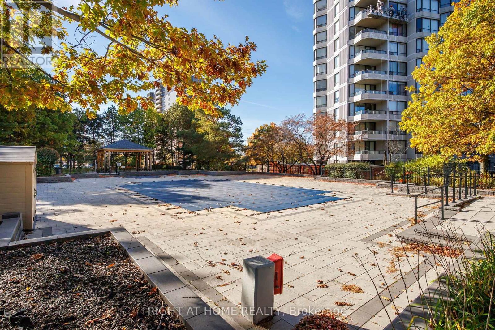 1208 - 1101 Steeles Avenue W, Toronto (Westminster-Branson), Ontario  M2R 3W5 - Photo 32 - C14106086