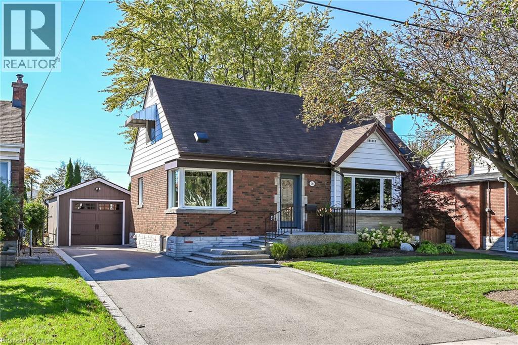10 MULOCK Avenue, Hamilton, Ontario