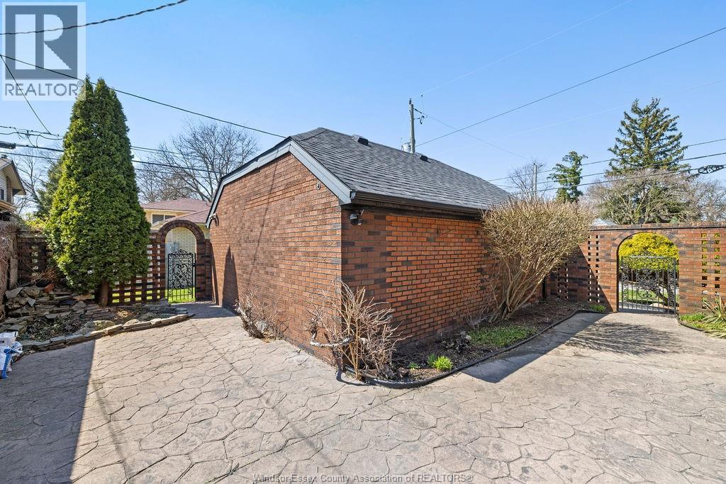 2203 Victoria Avenue, Windsor, Ontario  N8X 1R2 - Photo 28 - 26025980
