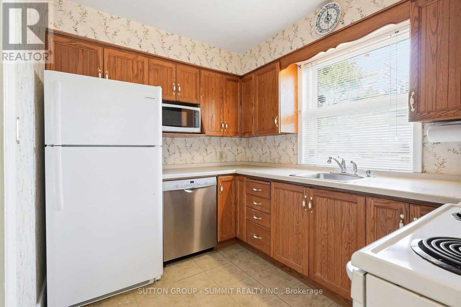 2117 Maplewood Drive, Burlington, Ontario  L7R 2C6 - Photo 12 - W14106070