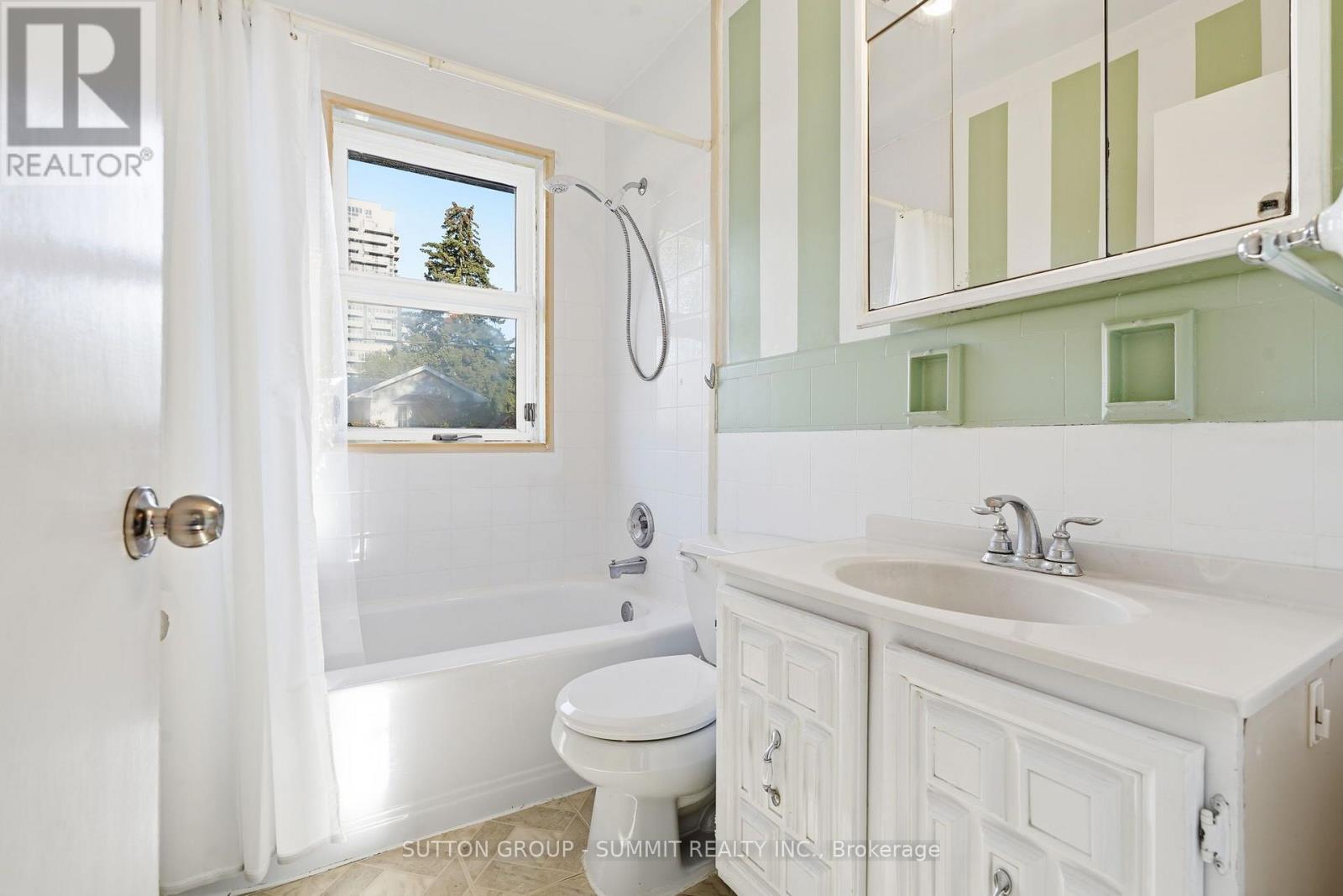 2117 Maplewood Drive, Burlington, Ontario  L7R 2C6 - Photo 22 - W14106070