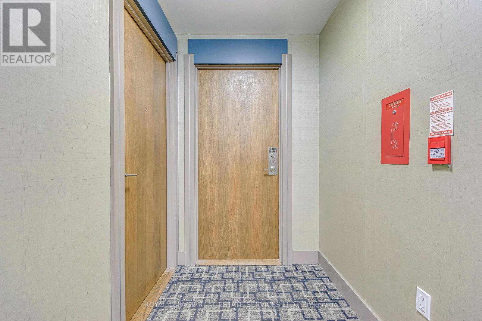910 - 3975 Grand Park Drive, Mississauga (City Centre), Ontario  L5B 4M6 - Photo 5 - W14106074